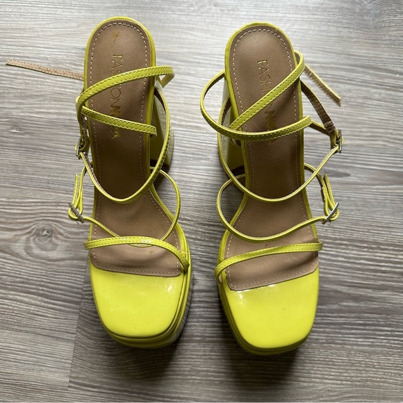 Fashion Nova Show Me a Good Time Platform Heels Size 6.5 Lime - Picture 5 of 9